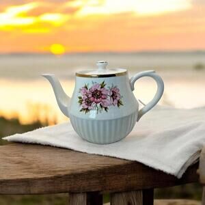 Arthur Wood 5443 Teapot English Rose Floral w/ Gold Trim Ribbed Porcelain VTG